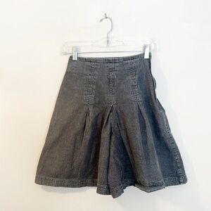 VINTAGE Forenza Grey denim pleated high waist flare shorts 80’s women size 4